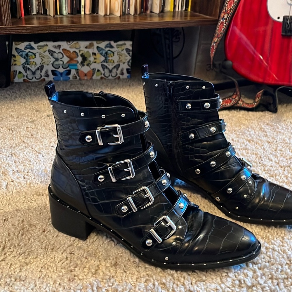Fergalicious by fergie booties